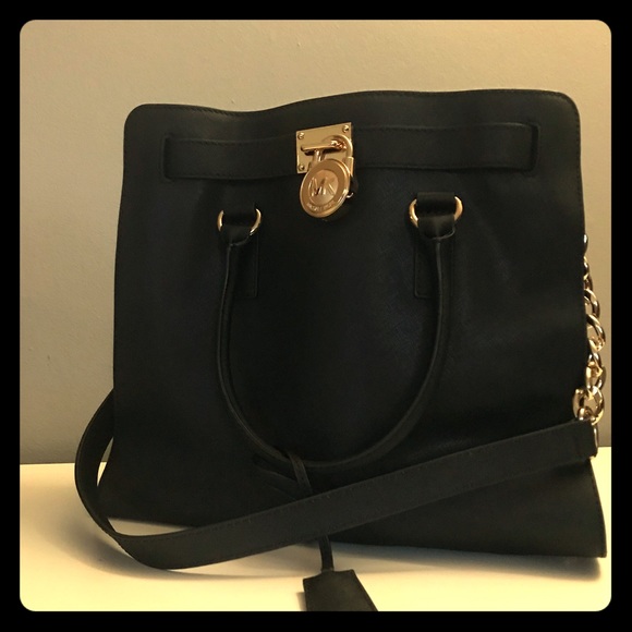 Michael Kors Handbags - SALE!! 💵 Michael Kors Purse